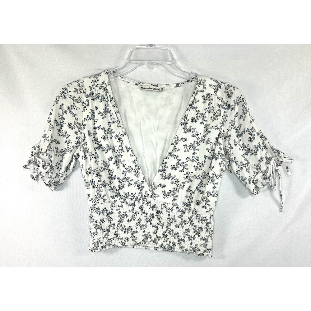 Abercrombie & Fitch Floral Top White Smocked Puff Sleeve V-Neck Cottagecore XS
